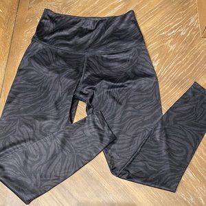 Beyond Yoga High Waisted MIDI Leggings Size L